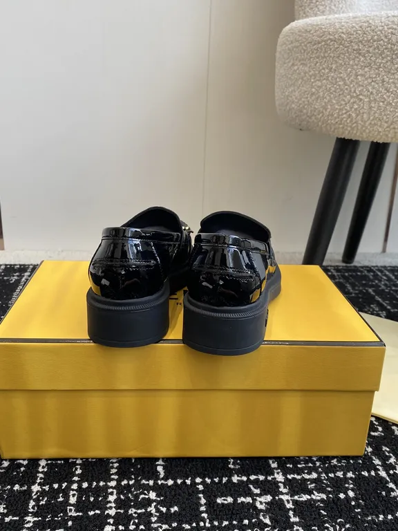 Fendi Shoe 